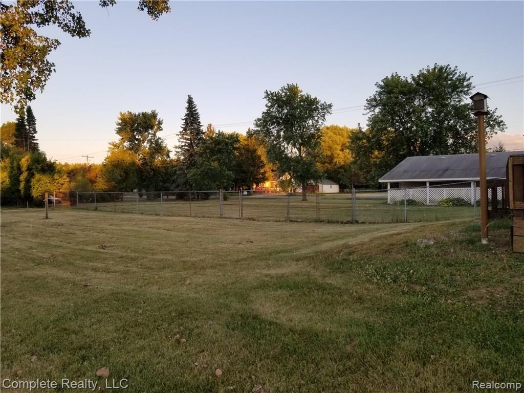 2373 East Mt Morris Road Mount Morris, MI 48458 - Photo 14 of 64 20180717_204758.jpg