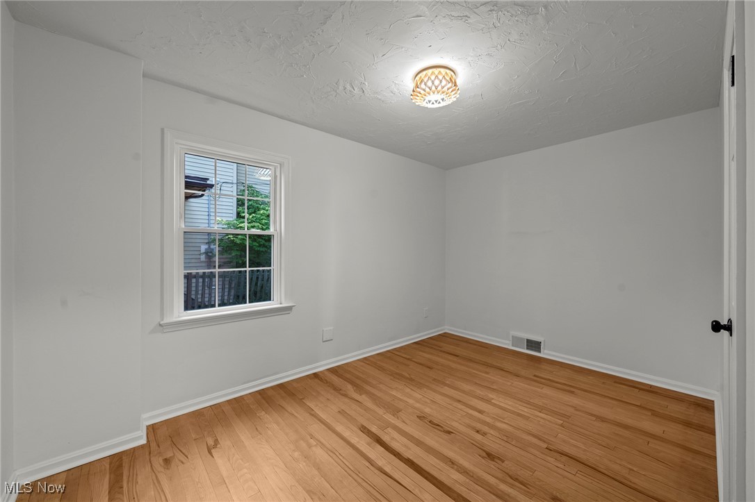 3330 Berkeley Road Cleveland, OH 44118 - Photo 26 of 47