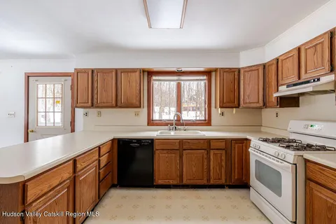 $435,000 | 10 Barrington Drive, Copake, NY 12516