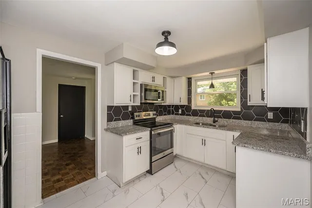 $180,000 | 1877 Claudine Drive, St. Louis, MO 63138