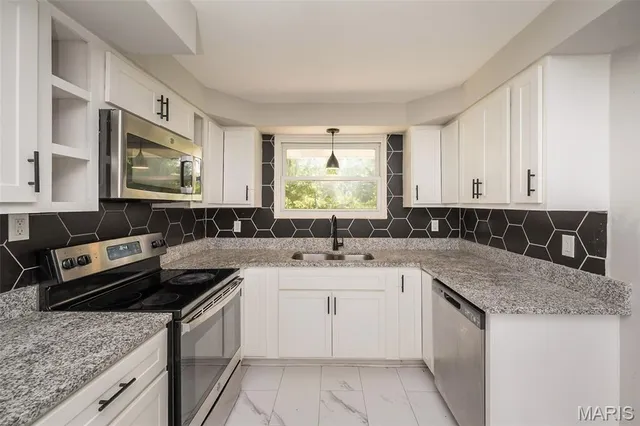 $180,000 | 1877 Claudine Drive, St. Louis, MO 63138