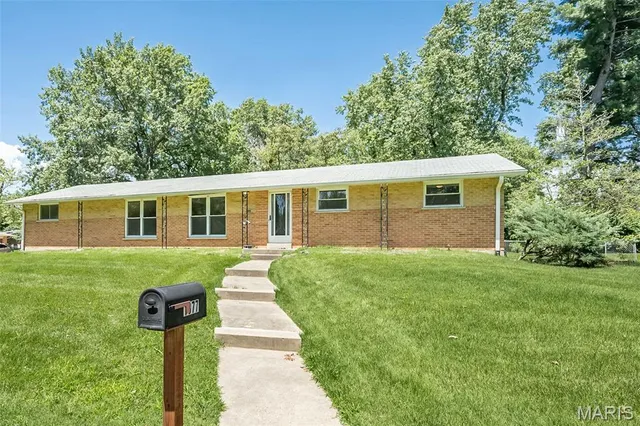 $180,000 | 1877 Claudine Drive, St. Louis, MO 63138