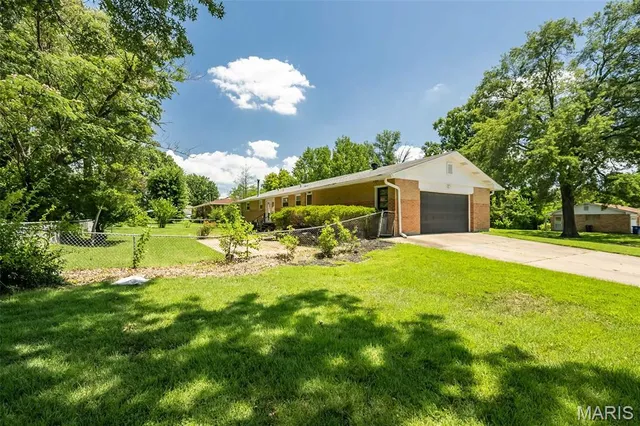 $180,000 | 1877 Claudine Drive, St. Louis, MO 63138