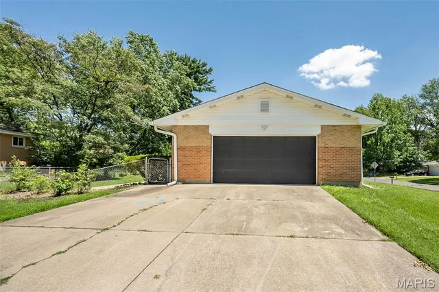 $180,000 | 1877 Claudine Drive, St. Louis, MO 63138