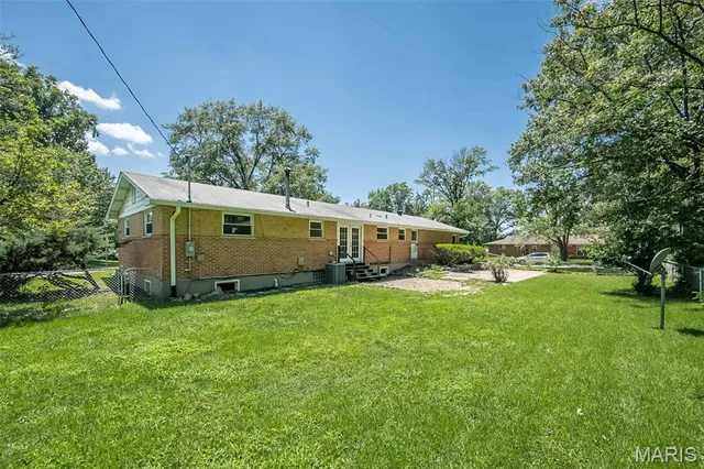 $180,000 | 1877 Claudine Drive, St. Louis, MO 63138