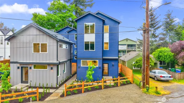 $799,950 | 12032 Hiram Place Northeast, Seattle, WA 98125