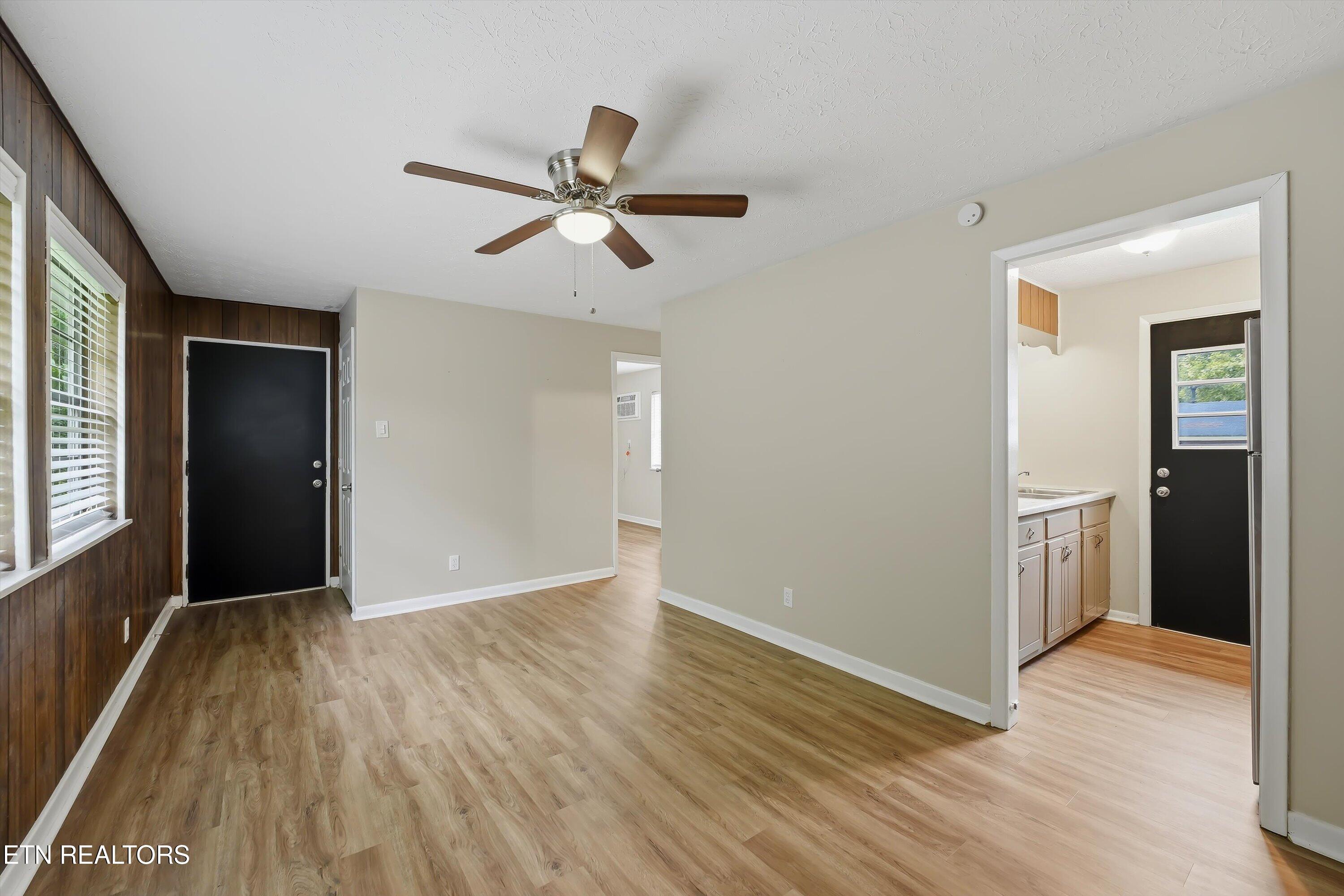 121 Tacoma Road, Unit 121 127 Oak Ridge, TN 37830 - Photo 7 of 11 07-105 Tacoma Rd-7