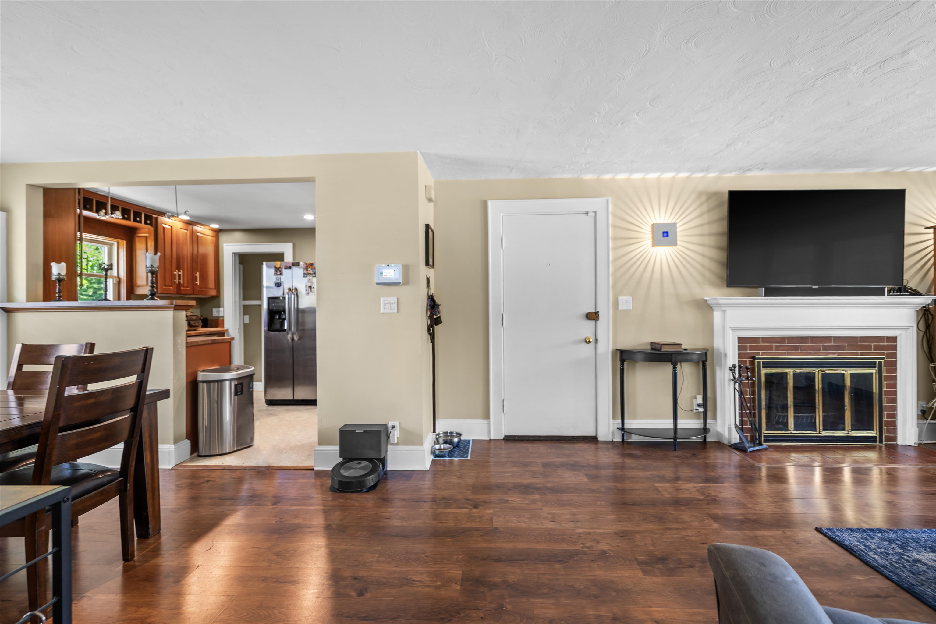 222 Calef Road Manchester, NH 03103 - Photo 8 of 23