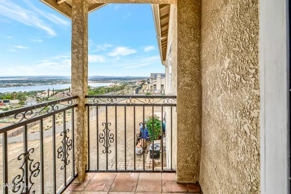 $949,900 | 345 Lakeview Drive, Palmdale, CA 93551