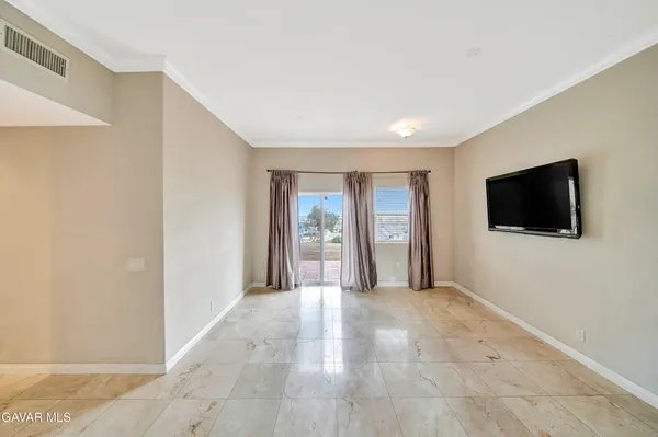 $949,900 | 345 Lakeview Drive, Palmdale, CA 93551