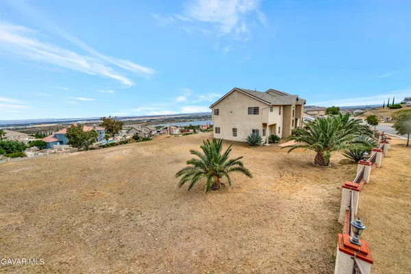 $949,900 | 345 Lakeview Drive, Palmdale, CA 93551