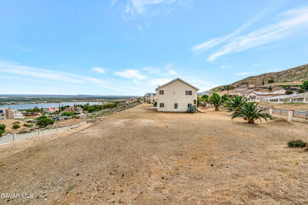 $949,900 | 345 Lakeview Drive, Palmdale, CA 93551