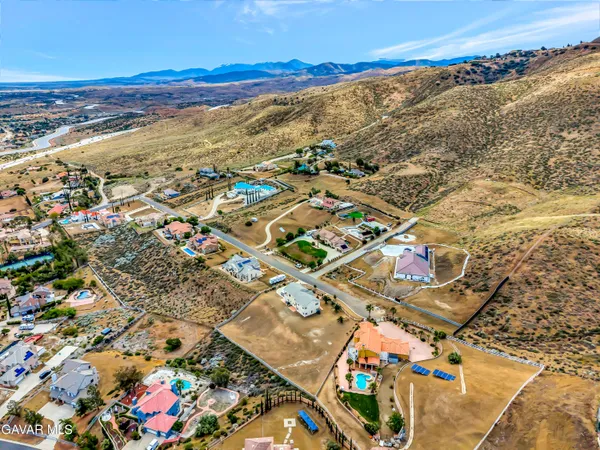 $949,900 | 345 Lakeview Drive, Palmdale, CA 93551