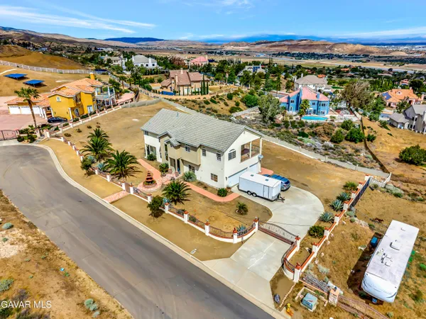 $949,900 | 345 Lakeview Drive, Palmdale, CA 93551