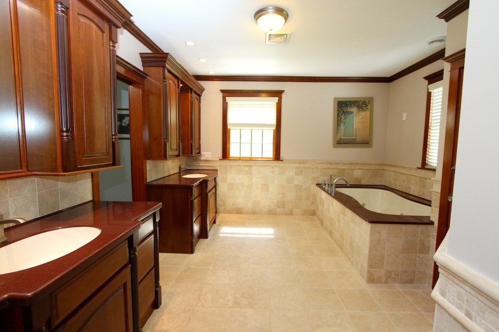 2 Hawthorne Road Smithfield, RI 02828 - Photo 14 of 27 Master Bath W/Jacuzzi Tub