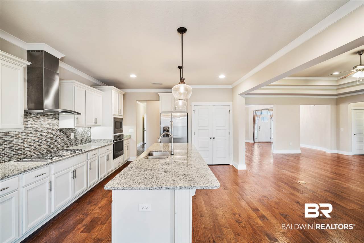 9869 Evanston Street Daphne, AL 36526 - Photo 9 of 36 Custom Kitchen