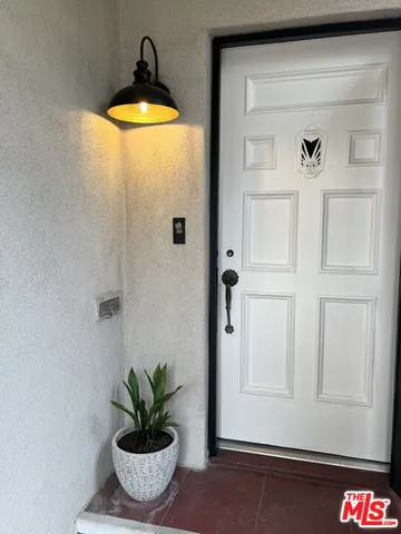 $5,200 | 1045 South Crescent Heights Boulevard, Los Angeles, CA 90035