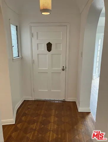 $5,200 | 1045 South Crescent Heights Boulevard, Los Angeles, CA 90035