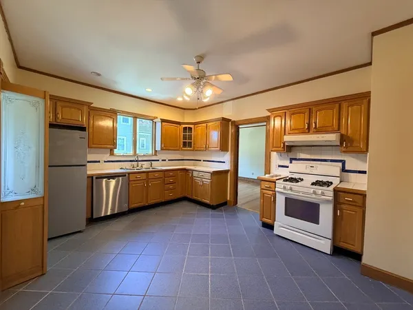$3,300 | 2 Park Belmont Ma, Unit 2, Belmont, MA 02478