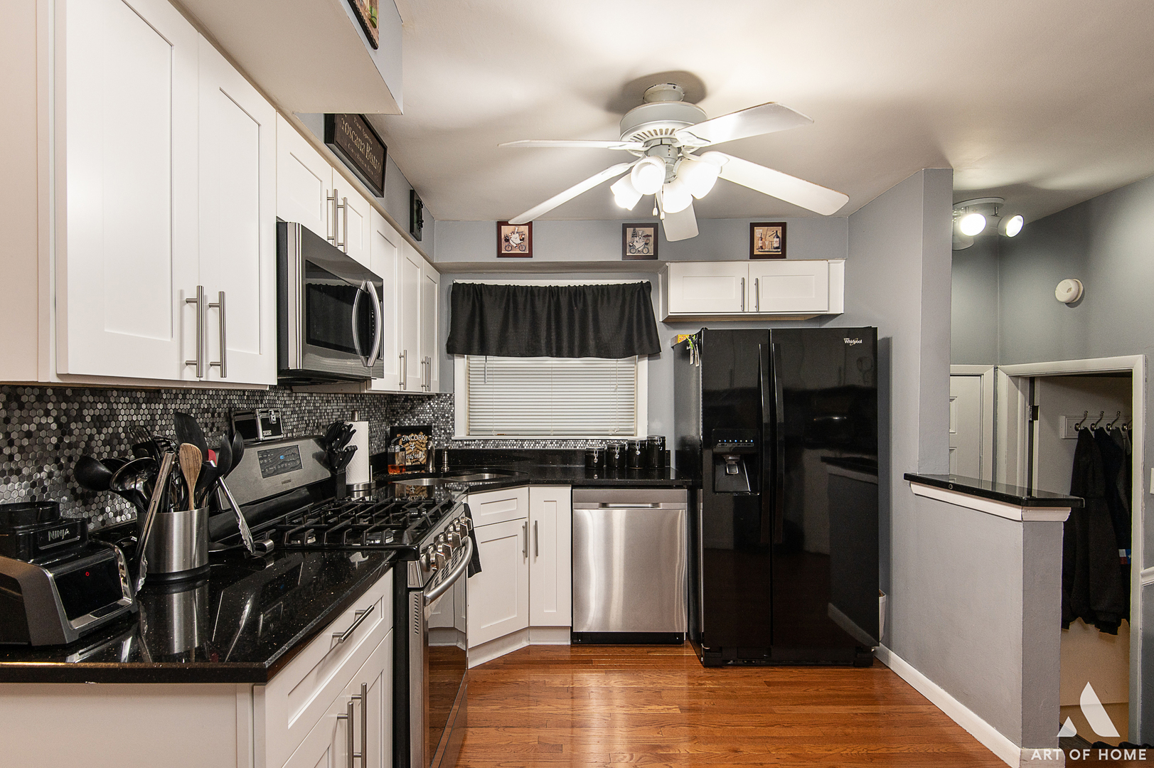 5818 West 60th Street Chicago, IL 60638 - Photo 8 of 35