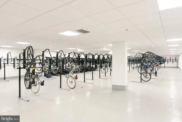 $1,910 | 901 H Street Northeast, Unit 230, Washington, DC 20002