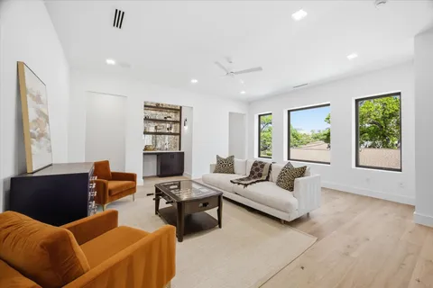$3,750,000 | 3106 Newcastle Drive, Houston, TX 77027