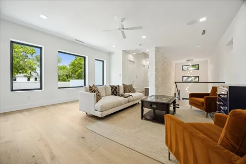 $3,750,000 | 3106 Newcastle Drive, Houston, TX 77027