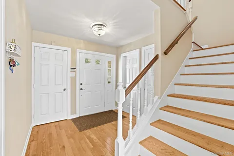$719,000 | 1004 Kensington Way, Mount Kisco, NY 10549