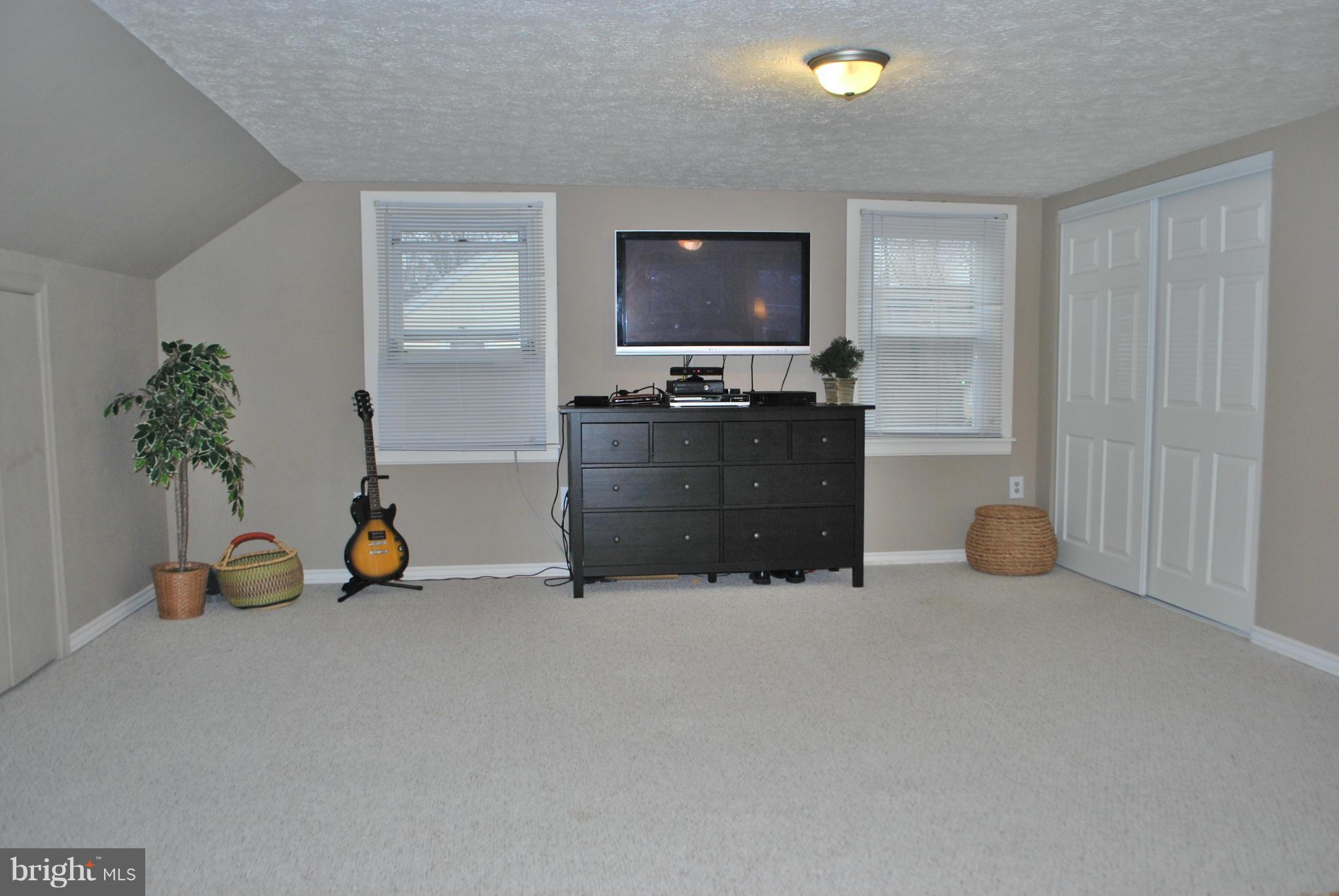 5601 Ashbourne Road Halethorpe, MD 21227 - Photo 11 of 30 Master Bedroom