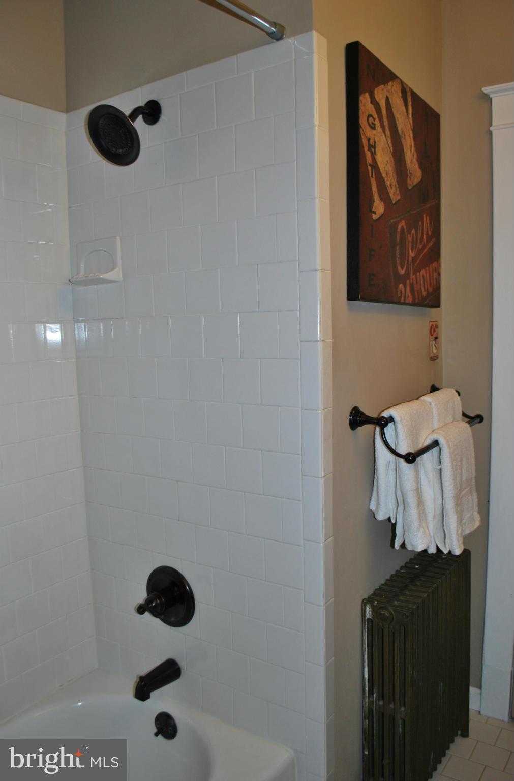 5601 Ashbourne Road Halethorpe, MD 21227 - Photo 21 of 30 Bath