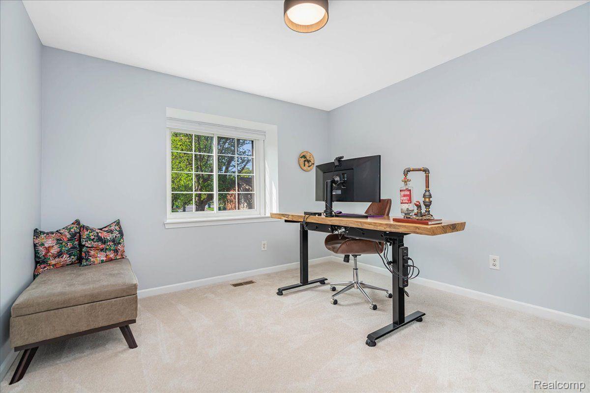 906 Ridge Court, Unit 124 Brighton, MI 48116 - Photo 10 of 27 Gallery Image 10