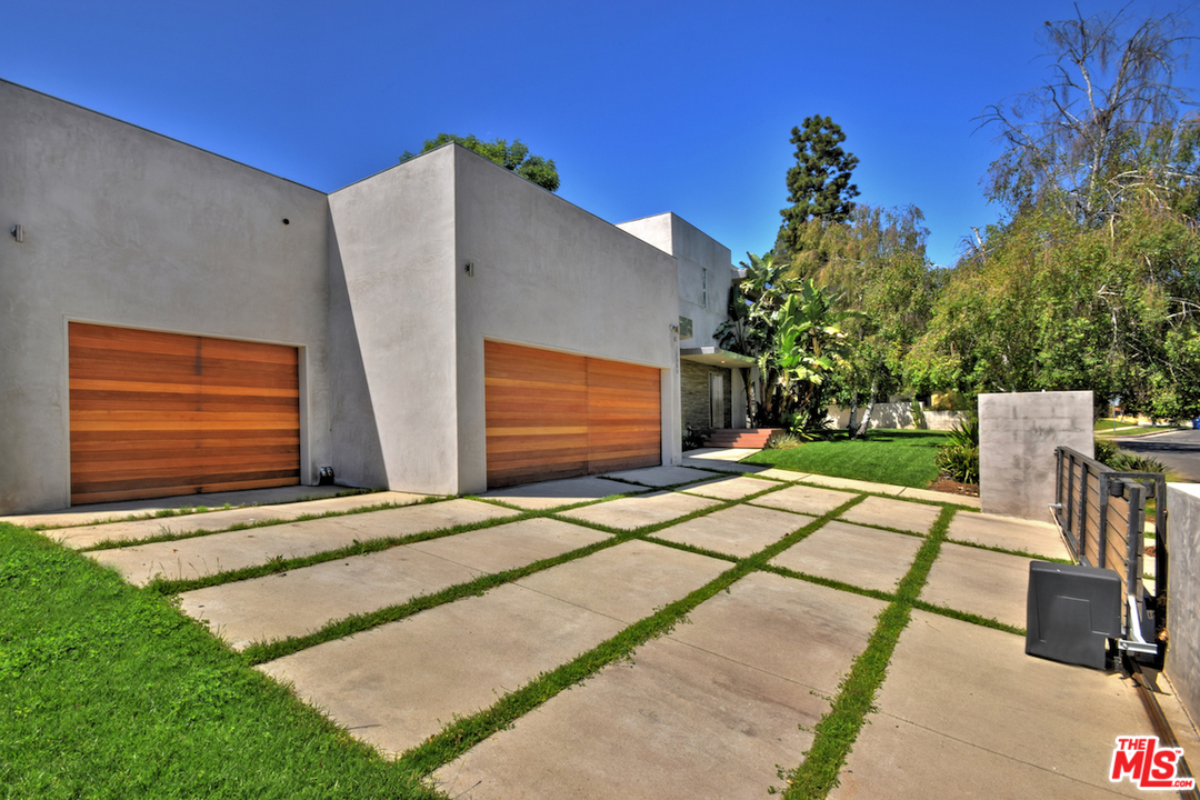 18084 Rancho Street Encino, CA 91316 - Photo 2 of 50