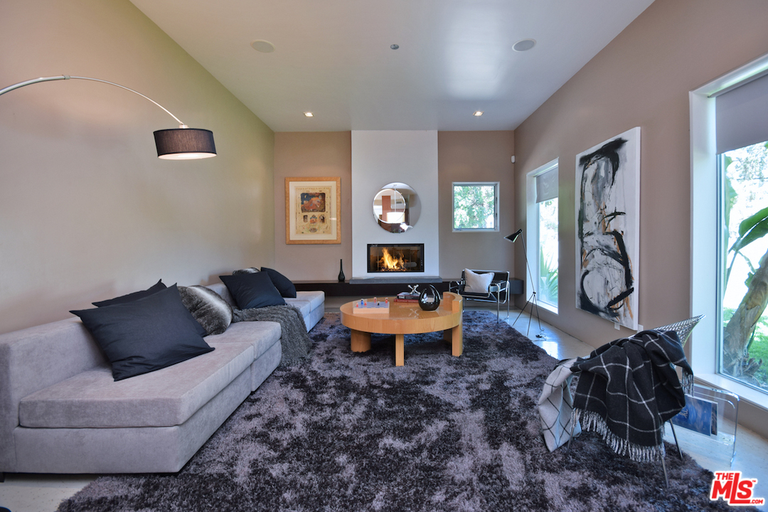 18084 Rancho Street Encino, CA 91316 - Photo 11 of 50