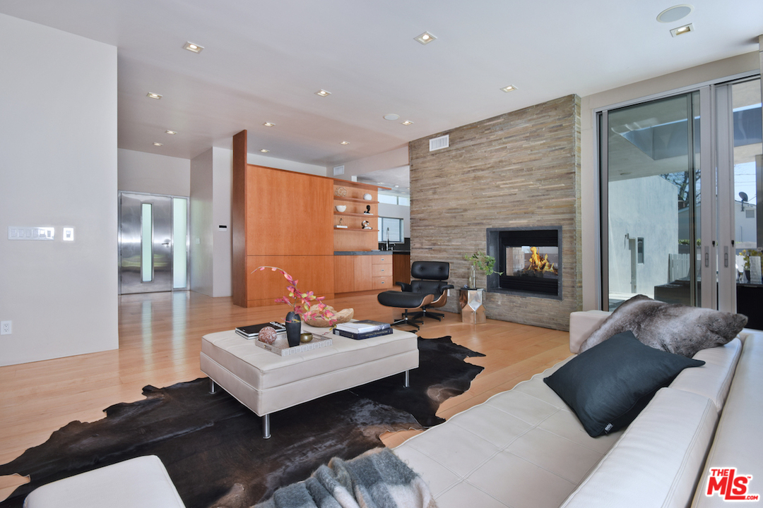 18084 Rancho Street Encino, CA 91316 - Photo 16 of 50