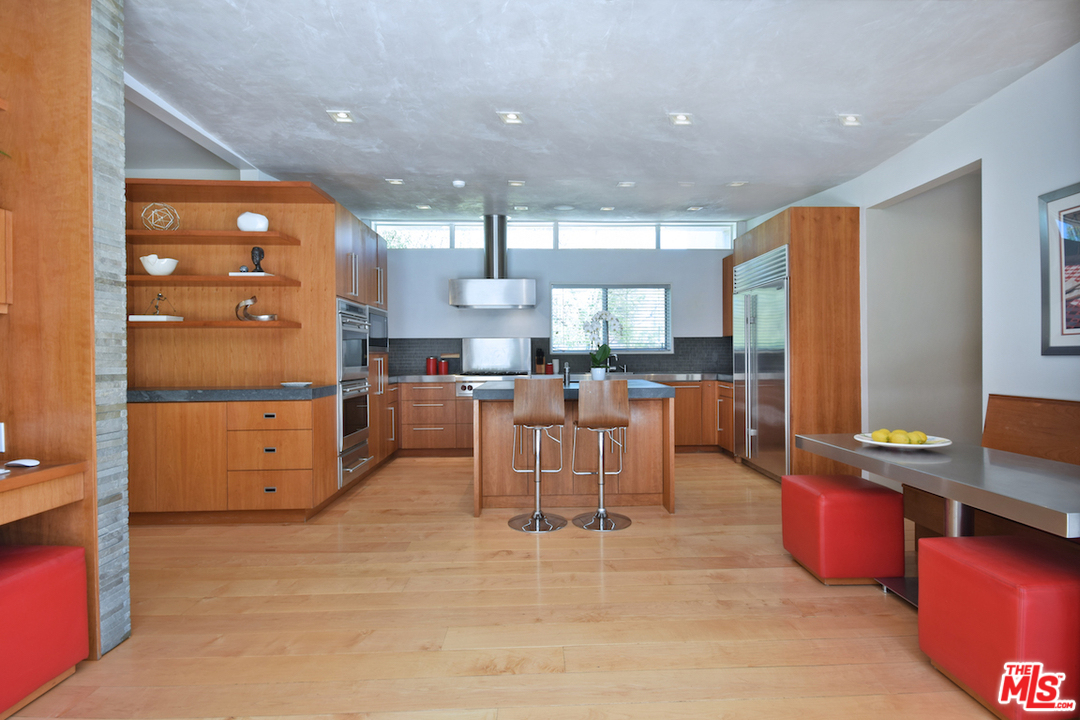 18084 Rancho Street Encino, CA 91316 - Photo 17 of 50