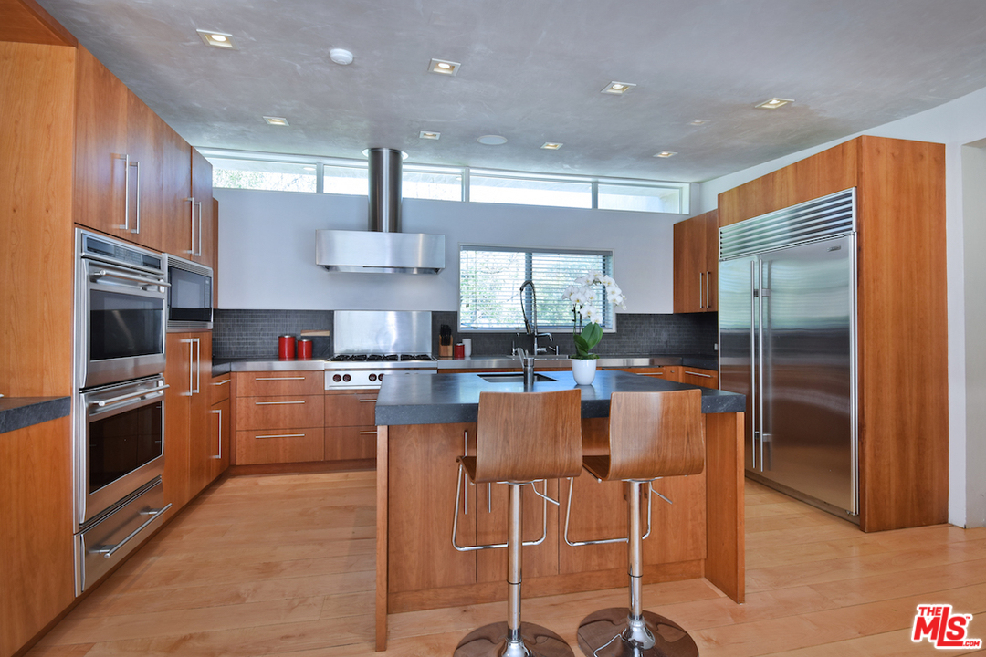 18084 Rancho Street Encino, CA 91316 - Photo 18 of 50