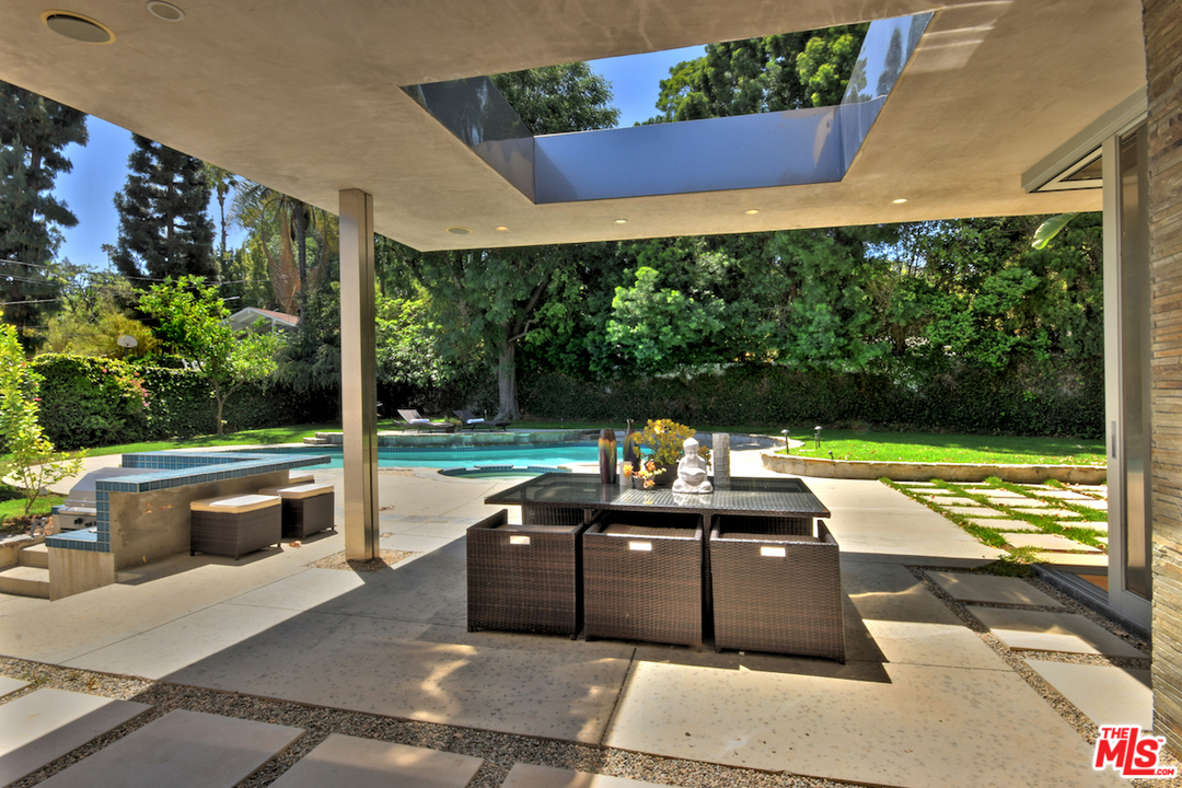 18084 Rancho Street Encino, CA 91316 - Photo 22 of 50