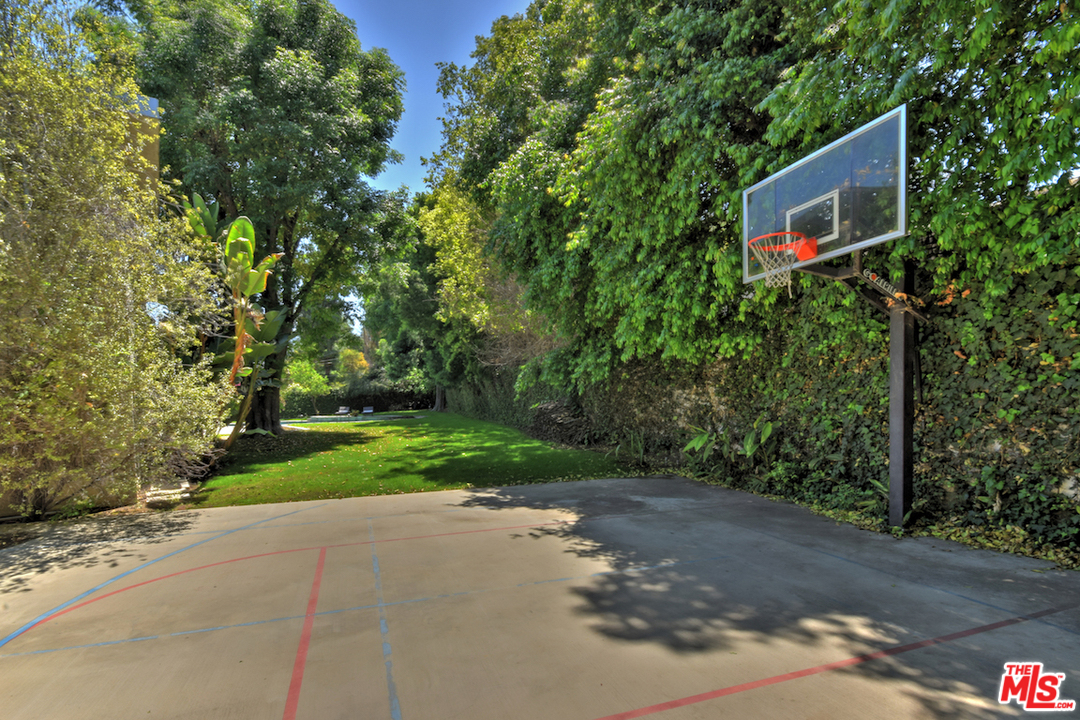 18084 Rancho Street Encino, CA 91316 - Photo 27 of 50