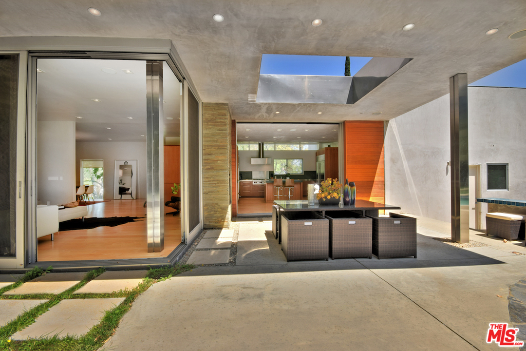 18084 Rancho Street Encino, CA 91316 - Photo 31 of 50