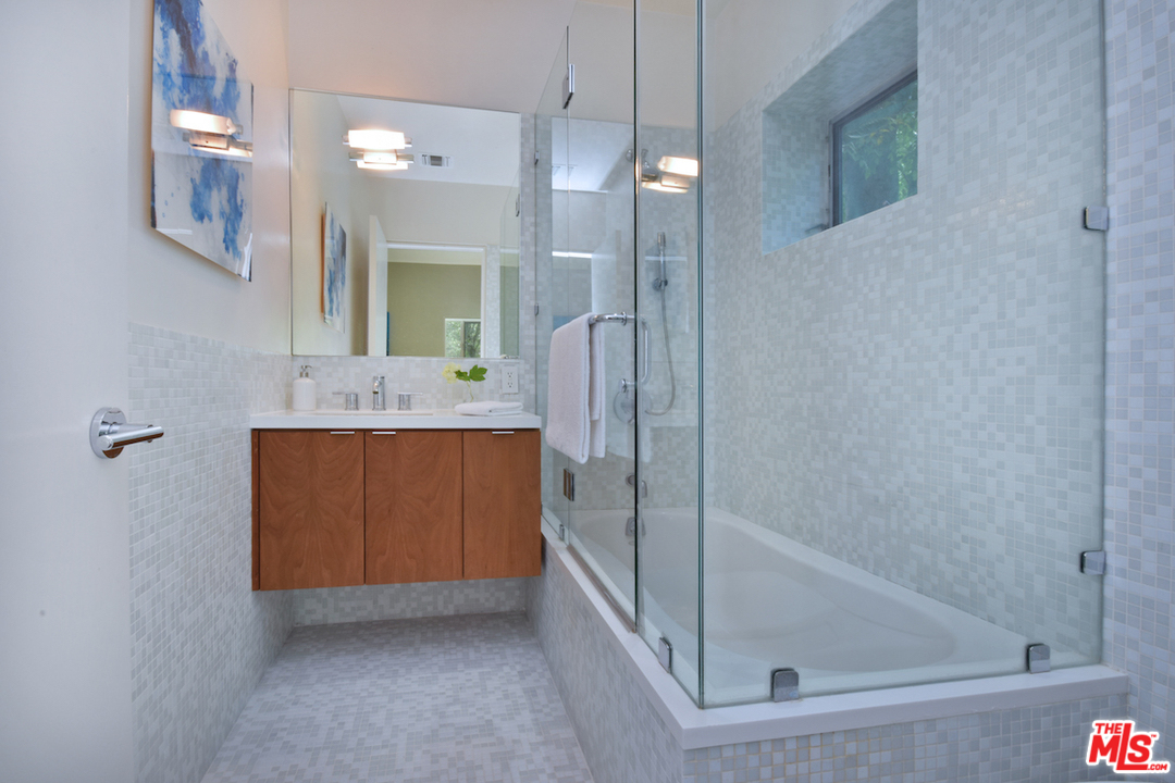 18084 Rancho Street Encino, CA 91316 - Photo 36 of 50