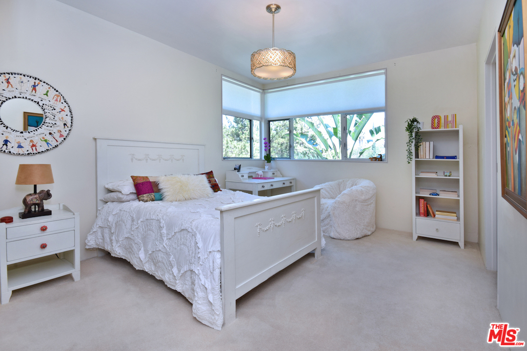 18084 Rancho Street Encino, CA 91316 - Photo 38 of 50