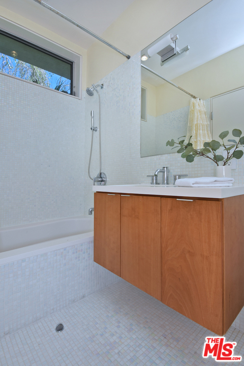 18084 Rancho Street Encino, CA 91316 - Photo 39 of 50