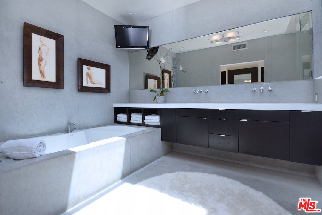 18084 Rancho Street Encino, CA 91316 - Photo 48 of 50