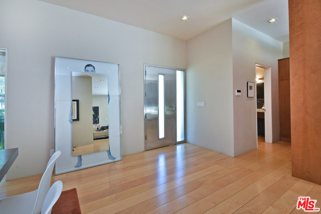 18084 Rancho Street Encino, CA 91316 - Photo 8 of 50