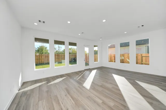 $2,600 | 32031 Sweet Pea Meadows Drive, Hockley, TX 77447