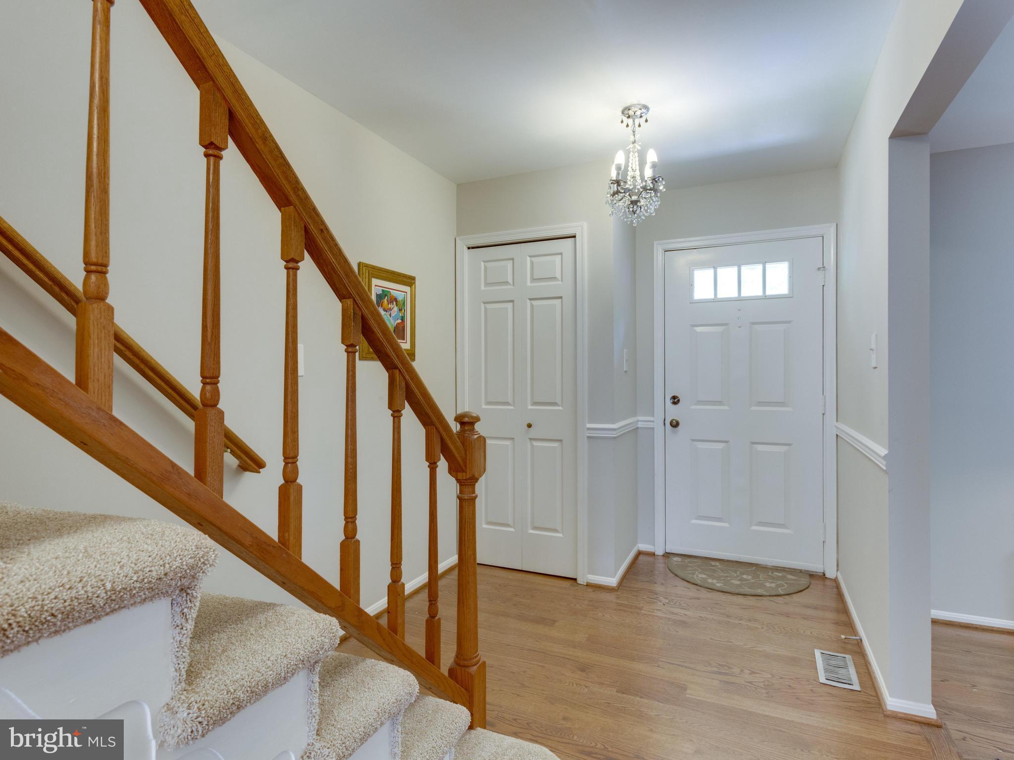 4841 Carriagepark Road Fairfax, VA 22032 - Photo 3 of 28 Spacious entry foyer