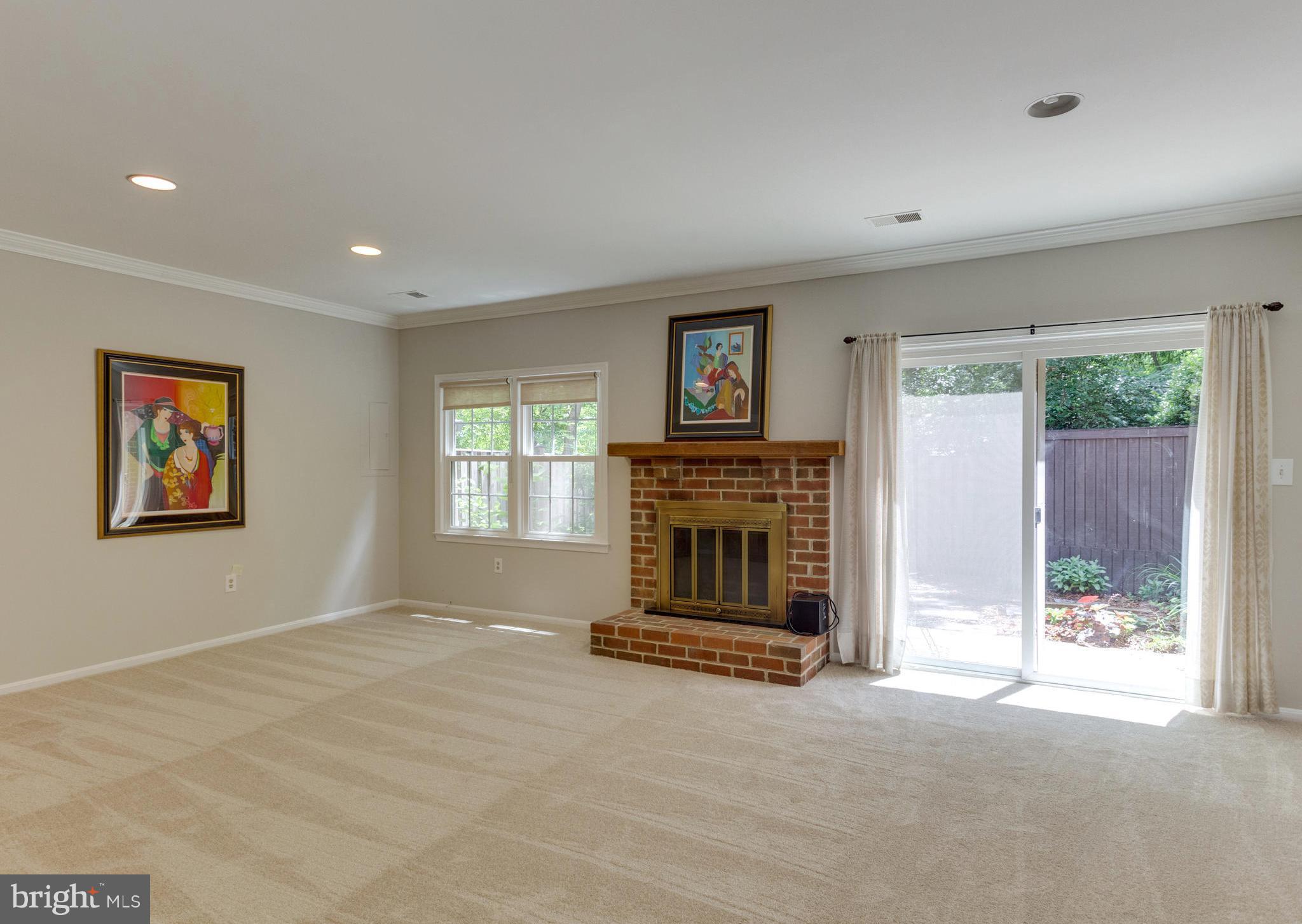 4841 Carriagepark Road Fairfax, VA 22032 - Photo 22 of 28 Huge rem rm walks out to backyard