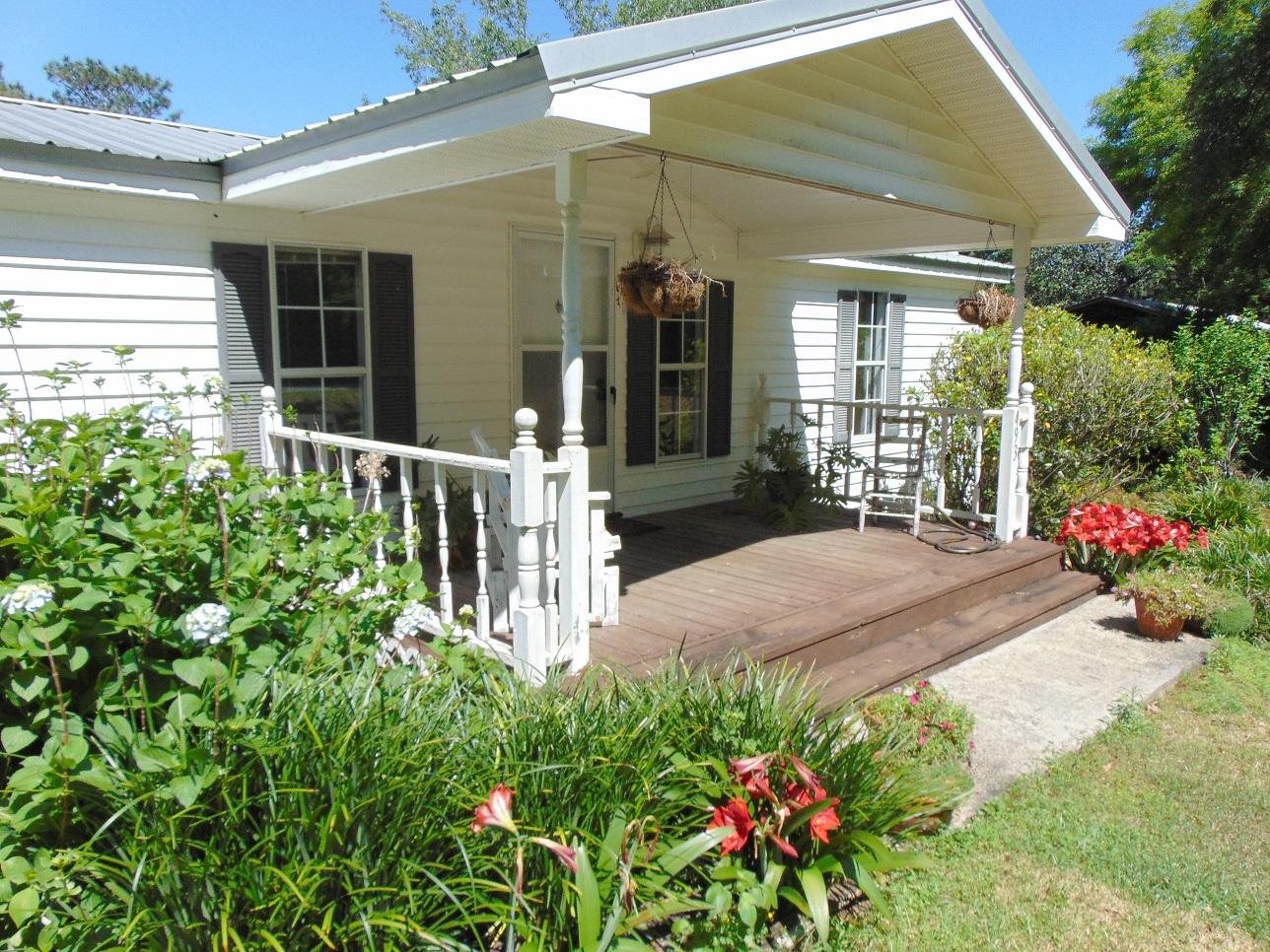493 North Norwood Road DeFuniak Springs, FL 32433 - Photo 38 of 56 House Porch (4)