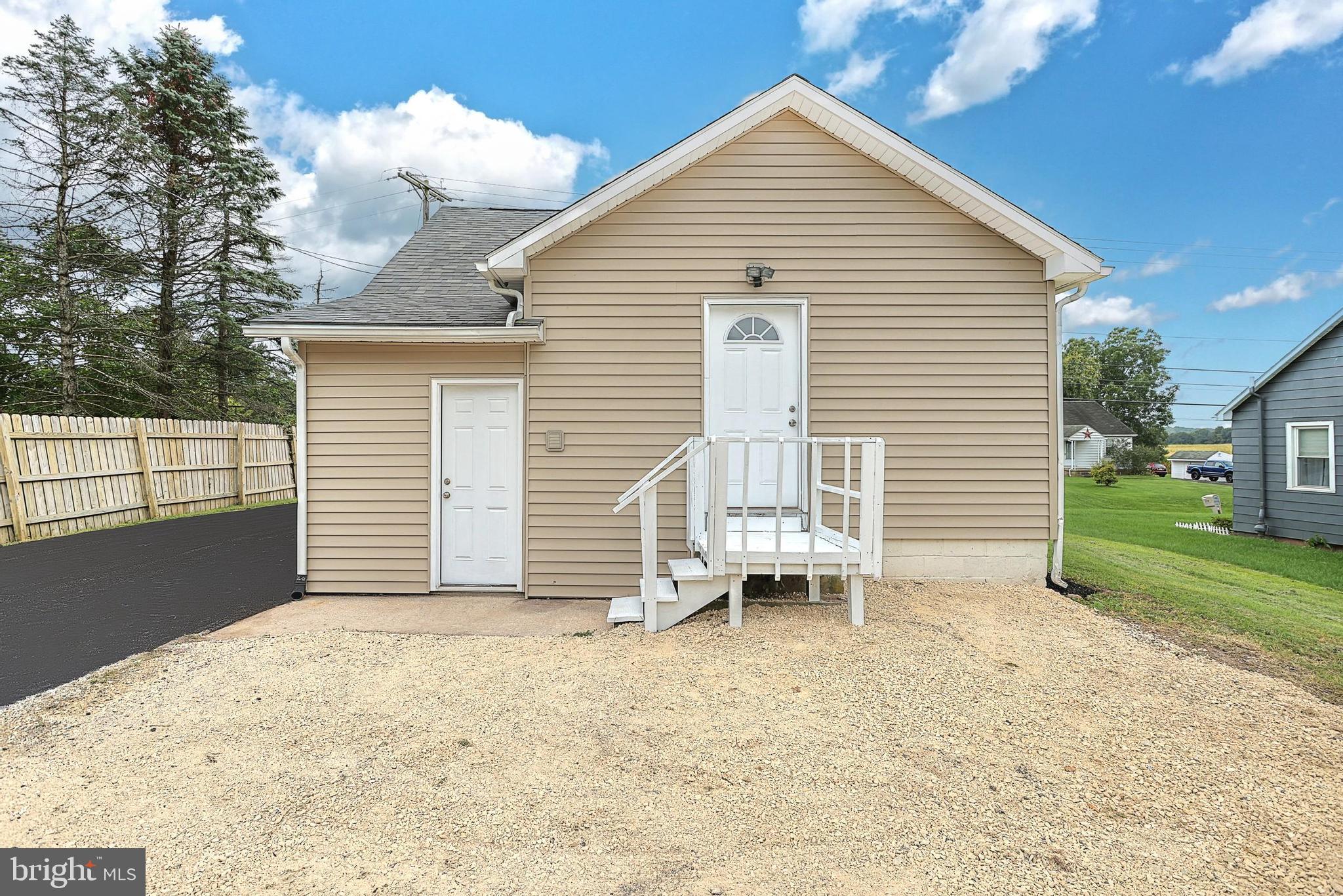 4215 Lewisberry Road York, PA 17404 - Photo 4 of 38