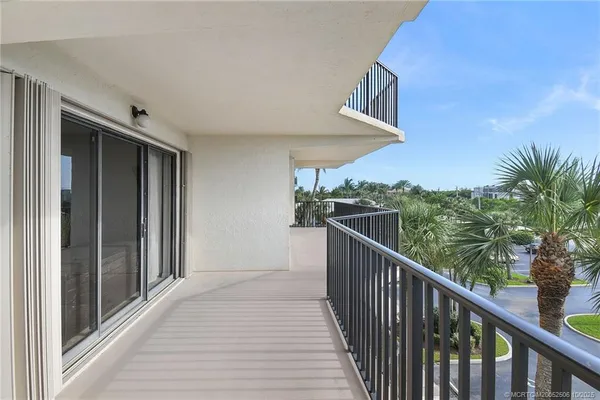 $2,600 | 10044 South Ocean Drive, Unit 401, Jensen Beach, FL 34957